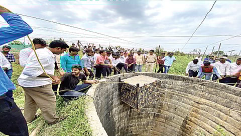 विहिरीत पडलेल्या बिबट्याला जीवदान,www.pudhari.news