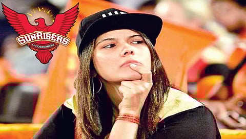 हैदराबाद संघाची मालकीण काव्या मारन लागोपाठ दारुण पराभवांमुळे निराश