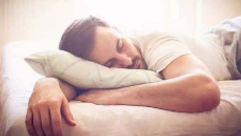 रिकाम्या पोटी झोपताय?, आरोग्याचे होऊ शकते नुकसान