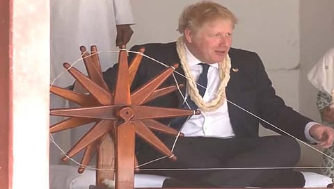 Boris Johnson : ब्रिटनचे पंतप्रधान बोरिस जॉन्सन यांचा भारत दौरा सुरु, युक्रेन मुद्यावर पंतप्रधान मोदींशी चर्चा करणार