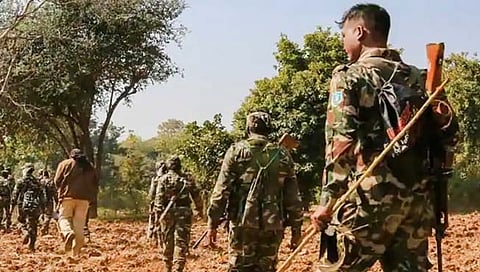 श्रीनगर : सीआरपीएफच्या तुकडीवर दहशतवादी हल्ला; जवान शहीद, एक गंभीर जखमी