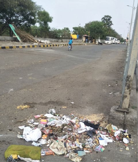 पिंपरी : नागरिक टाकताहेत उघड्यावर कचरा