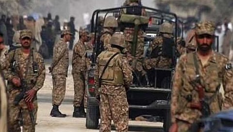 Pakistan : पाक-अफगाण सीमेवर तणाव! ७ जवानांच्या मृत्यूनंतर पाककडून एअर स्ट्राइक, ५ ठार