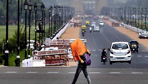 दिल्ली तापली ! राजधानीत अनेक ठिकाणी पारा ४३ अंश सेल्सिअसवर