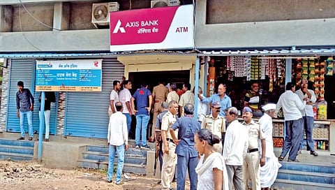 सांगली : एटीएम मशिन जेसीबीने फोडण्याच्या प्रयत्न