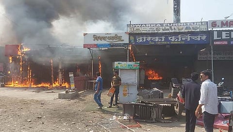 pune shops fire