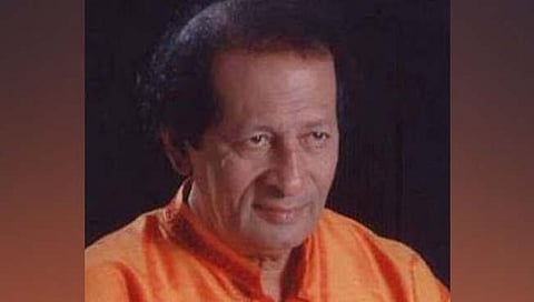 प्रसिध्द लेखक-गीतकार प्रफुल्ल कार