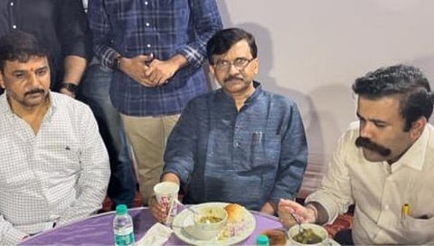 राज ठाकरे म्हणजे नवहिंदू ओवेसी, संजय राऊतांची जहरी टीका