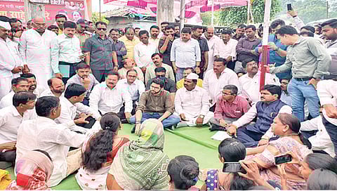 नाशिक : पर्यटनमंत्री आदित्य ठाकरे यांचा शिदवाडीकरांशी संवाद, ‘या’ समस्यांवर चर्चा