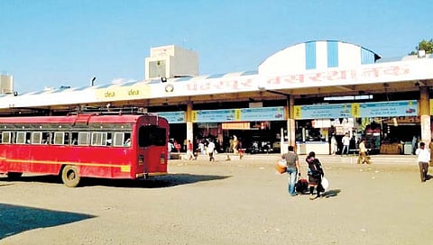 पंढरपूर बसस्थानकात प्रवाशांची असुरक्षितता