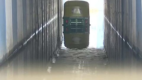 बंगळूरमध्ये पावसाने हाहाकार! दोघांचा मृत्यू, शहरात पूरसदृशस्थिती (पहा व्हिडिओ)