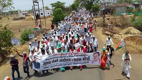 शेतक-यांवरील अन्यायकारक धोरण रद्द करावे ; पंतप्रधान मोदींना दिले निवेदन