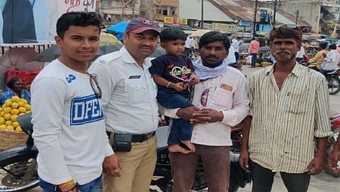 हिंगोली : पोलीस कर्मचार्‍याच्या सतर्कतेने बेपत्ता मुलगी कुटुंबियांच्या स्वाधीन www.pudharinews.