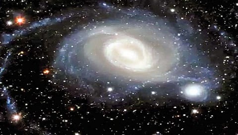 दोन आकाशगंगांचे युगुलनृत्य!