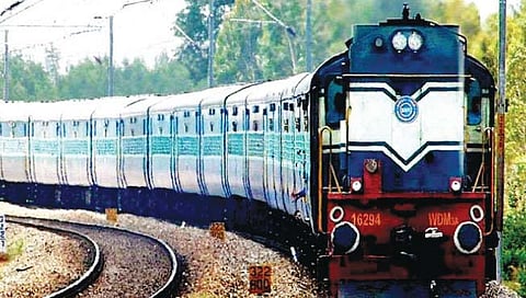 रेल्वेकडून कोल्हापूर साईड ट्रॅकवर?