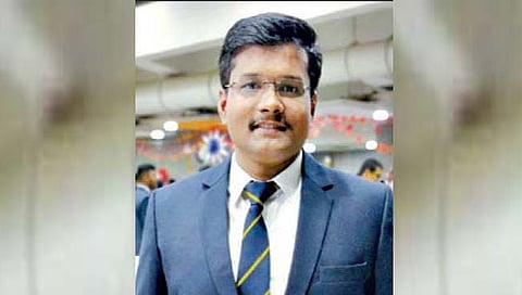 सातारा : मोबाईलच्या वापराविना अमित तिसर्‍यांदा यूपीएससीत झळकला!