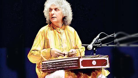 पंडित शिवकुमार शर्मा : संतूरवादनातील जादू!