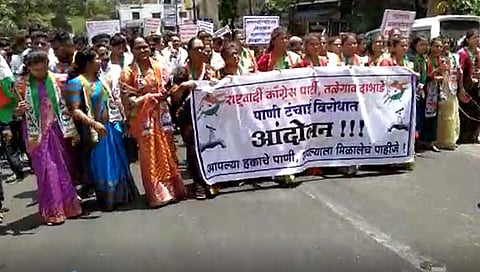 पाणीटंचाई विरोधात तळेगाव-दाभाडे नगरपरिषदेवर राष्ट्रवादीचा मोर्चा