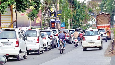 कोल्हापूर : कावळा नाका-पितळी गणपती रस्ता हरवला!