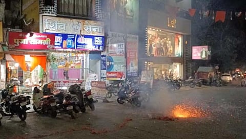 अमरावती : युवा स्वाभिमानचा शिवसेना कार्यालयावर हल्ला; ५ जणांना अटक