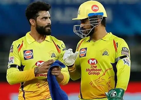 Dhoni and Jadeja : जडेजाच्या नेतृत्वावरून धोनीचा टोमणा; म्‍हणाला, “त्याला मी चमचाने …”