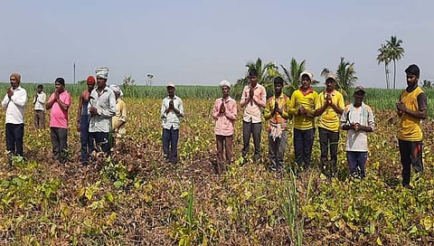 कोल्‍हापूर : शिरटीतील कष्टकऱ्यांची शाहू महाराजांप्रती कृतज्ञता; थेट शेताच्या बांधावरून अभिवादन