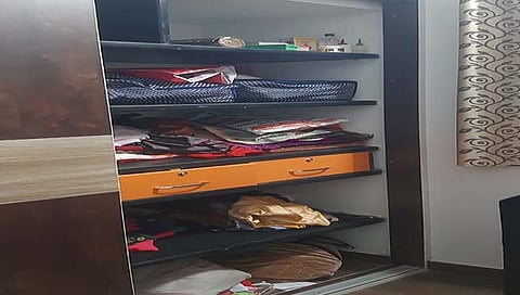 निपाणी : भरदिवसा  50 हजार रोखडसह 3 तोळे चोरटयांनी केले लंपास