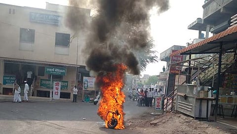 पुणे : पणदरे येथे ई- बाईकचा बर्निंग थरार