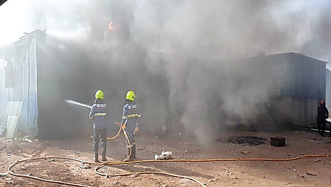 Nashik : अंबडला कंपनीच्या सहा गाळ्यांना आग, लाखोंचे नुकसान