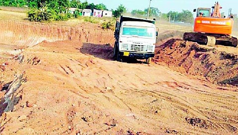 नाशिक : गौण खनिजाची अवैध वाहतूक करणार्‍या 400 व्यक्तींवर कारवाई