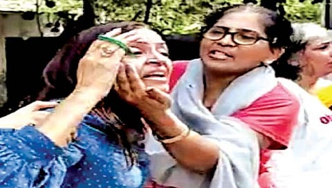 दोषींची ‘वर्दी’ उतरवत नाही, तोवर मुलाच्या रक्‍ताचे डाग धुणार नाही!