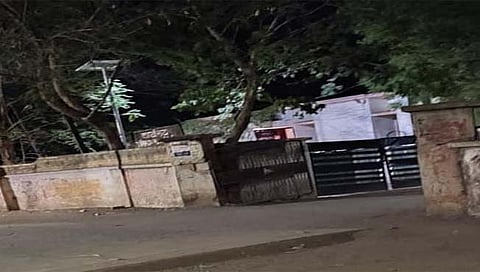  जालना : परतूर तहसीलदारच्या शासकीय निवासस्थानावर अनोळखीकडून दगडफेक