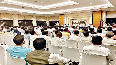 आमदारांची ‘फाईव्ह स्टार’ बडदास्त; १३ कोटींची उधळपट्टी