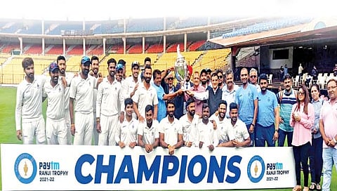 मध्य प्रदेशने मुंबईचा ६ गडी राखून पराभव करत पहिल्यांदाच पटकावले विजेतेपद