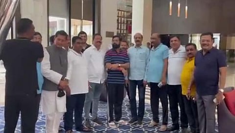 ‘शिंदे’सेनंचं बळ वाढले! समर्थक आमदारांची संख्या ४६ वर, शिवसेनेतून दोन तृतीयांश आमदार फुटले