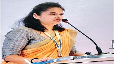 गर्दीच्या मागे न जाता करिअरची निवड करा प्रिया सावरकर