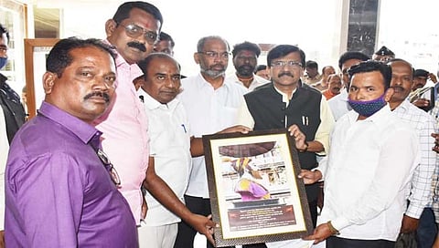 हुपरीतील अमजद नदाफ यांचे कार्य सौहार्द भावनेची साक्ष देणारे : संजय राऊत