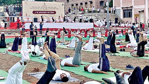 सोलापूर : योगदिन कार्यक्रमाला उत्स्फूर्त प्रतिसाद