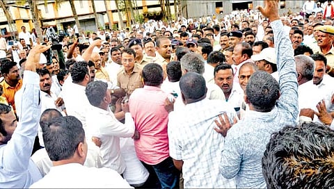 गोंधळातच ‘गोडसाखर’ चालविण्यास देण्याचा ठराव मंजूर