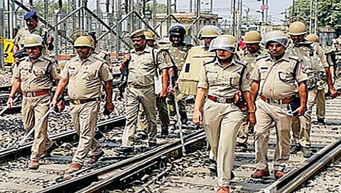 मुंबई : ‘अग्निपथ’चा 360 गाड्यांना फटका!