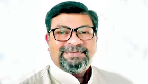 मंत्रिपदासाठी गुवाहाटीला जाणे ही गद्दारी! : जयेंद्र परूळेकर