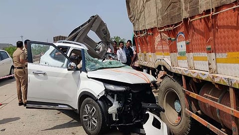 कवठेमहांकाळ : नागज फाट्यानजीक भीषण अपघात; भरधाव कारची ट्रकला धडक, दोघे जागीच ठार