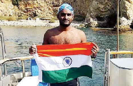 सागर कांबळेने पार केली इंग्लिश खाडी; 14 तासांत 34 किलोमीटर अंतर