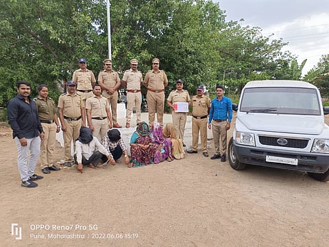 दिवसाढवळ्या घरफोड्या करणाऱ्या सुमो गॅंगला अटक; गँगमध्ये तीन महिला व दोन पुरुष