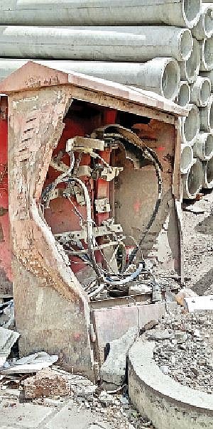 वाकड : उघड्या डीपीमुळे अपघाताचा धोका