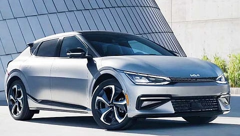 Kia EV6 Launch : कियाची पहली इलेक्ट्रिक कार लॉन्च, फिचर्स आणि किंमत जाणून घ्या…