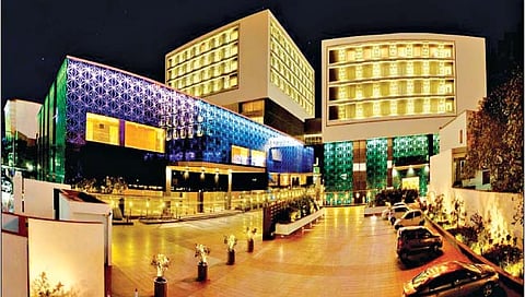 राजकीय आखाड्यासाठी सुरतच का?