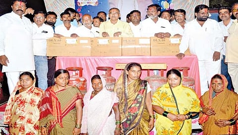 बेळगाव  : उज्ज्वला योजनेमुळे गरिबांची सोय