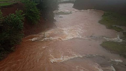 कोल्हापूर : राधानगरी तालुक्यातील लोंढा नाला प्रकल्प ओव्हरफ्लो