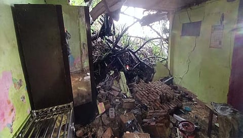 घाटकोपरच्या खंडोबा टेकडी परिसरात कोसळली दरड ; सुदैवाने जीवितहानी टळली